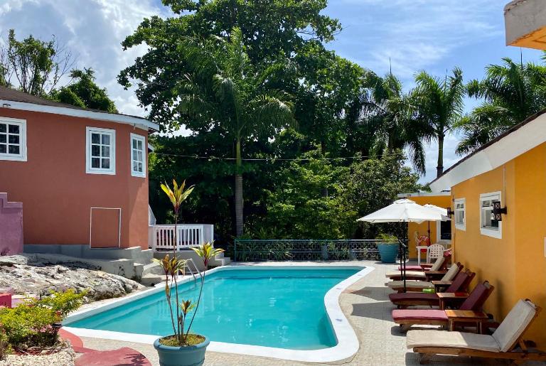 The Blue Orchid B&B - Bed and Breakfast Montego Bay