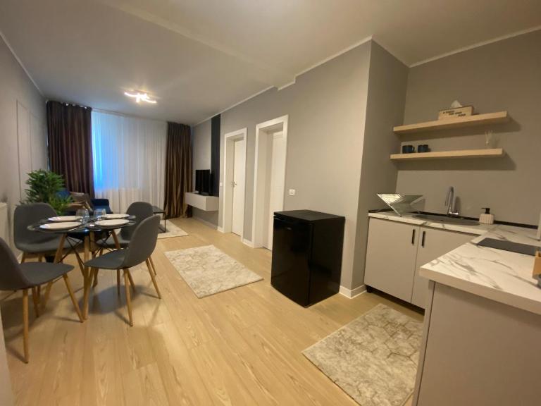 EM03- Apartament 2 camere luxury - Ferienwohnung Târgu Jiu