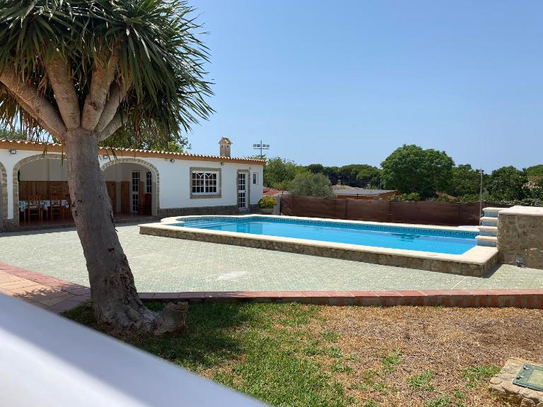 La Ranaverde, piscina y playa - B&B Chiclana