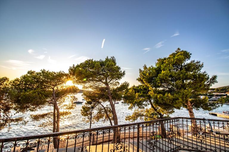 Villa Petrac - App5 & App5A - Chambres d'hôtes Rab