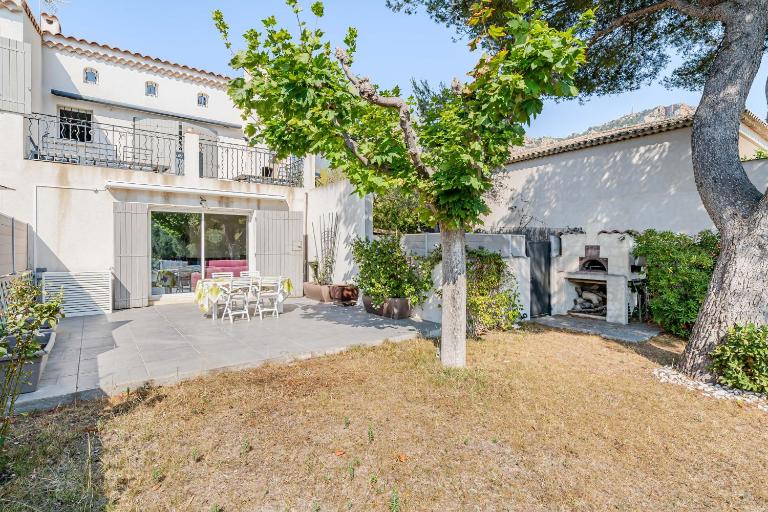 Le Nadadou par Dodo à Cassis - B&B Cassis