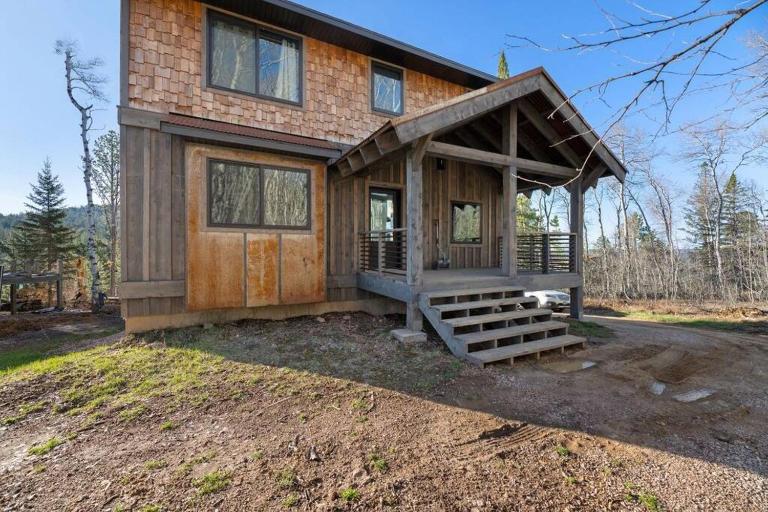 Rising Sun, Restful Cabin At Terry Peak - Bed and Breakfast Lead
