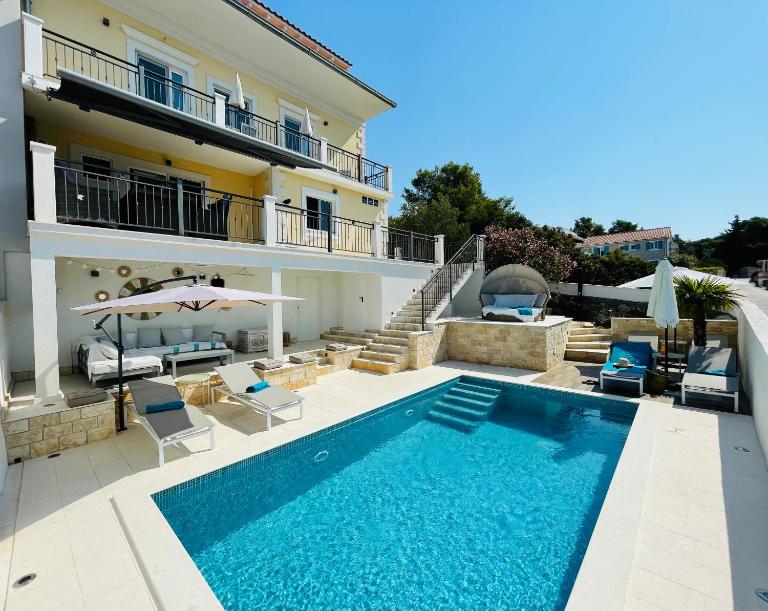 Villa Lemony - Bed and Breakfast Maslinica