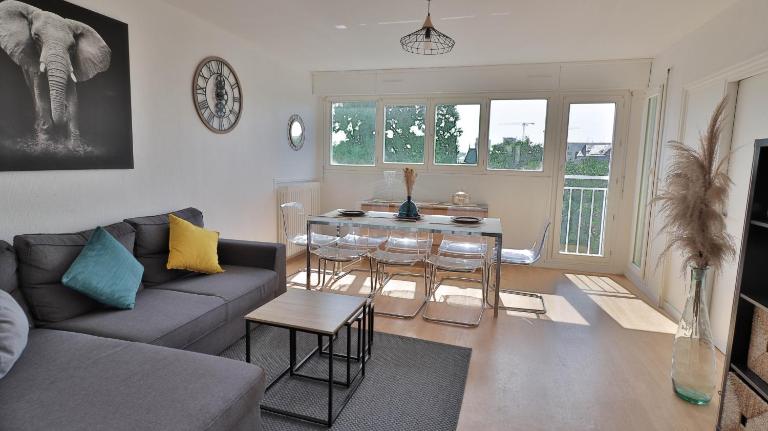 Spacieux appartement avec Balcons, 4 chambres, espace & confort, Centre Gare - B&B Rennes