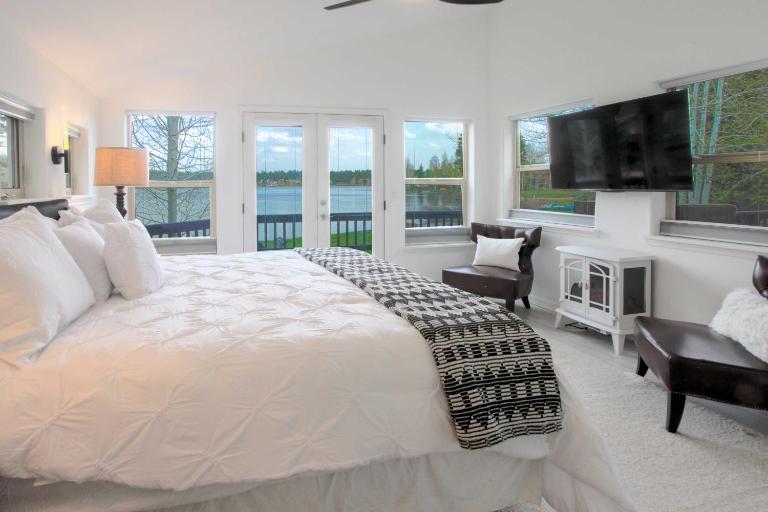 Pagosa Lakefront Home w/ Hot Tub, A/C, & Canoe! - Ferienwohnung Pagosa Springs