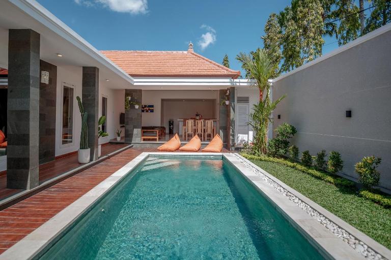 Amazing Villa in Oberoi Top Location - Bed and Breakfast Seminyak