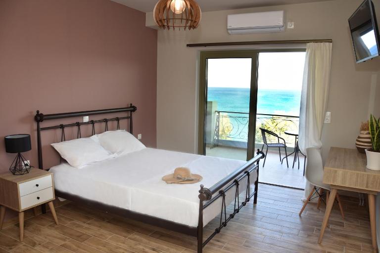 Aegialis seaside apartments - B&B Kárystos