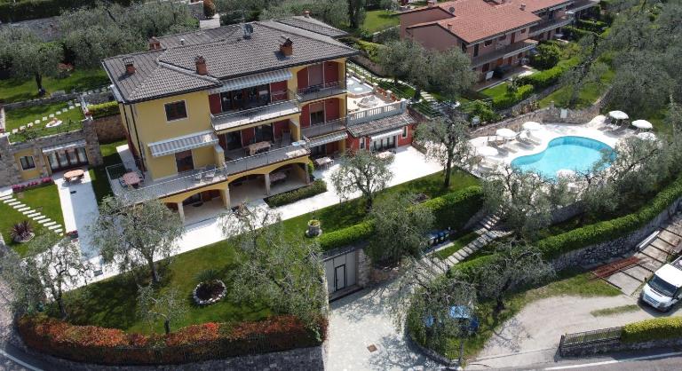 Villa Due Leoni - Residence - B&B Brenzone