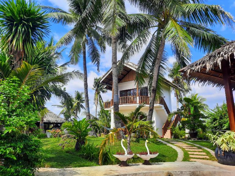 Palmera Palma Top Floor - B&B Moalboal