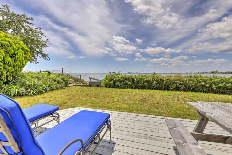 Waterfront Cottage w/ Sunroom + Patio & Grill - B&B Clinton