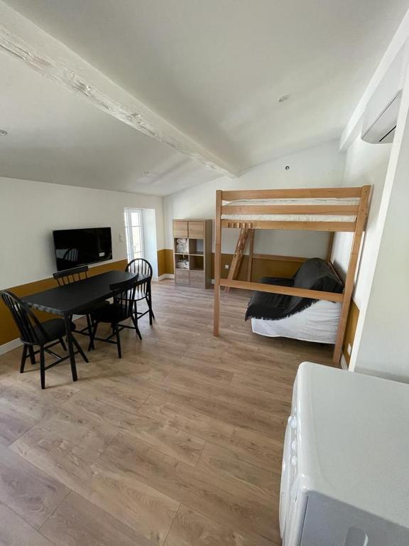 Studio refait à neuf avec cuisine équipée R2 - Chambres d'hôtes Blaye
