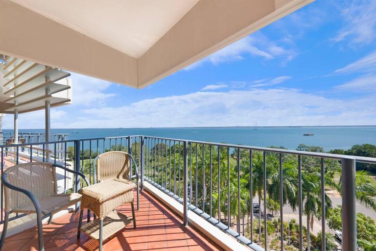 Sundrenched and Scenic with Sprawling Water Views - Bed and Breakfast Darwin