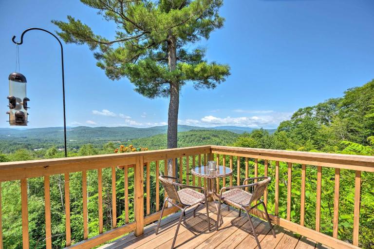 Mountain-View Campton Retreat ~ 3 Mi to Ski Slopes - B&B Campton Lower Village