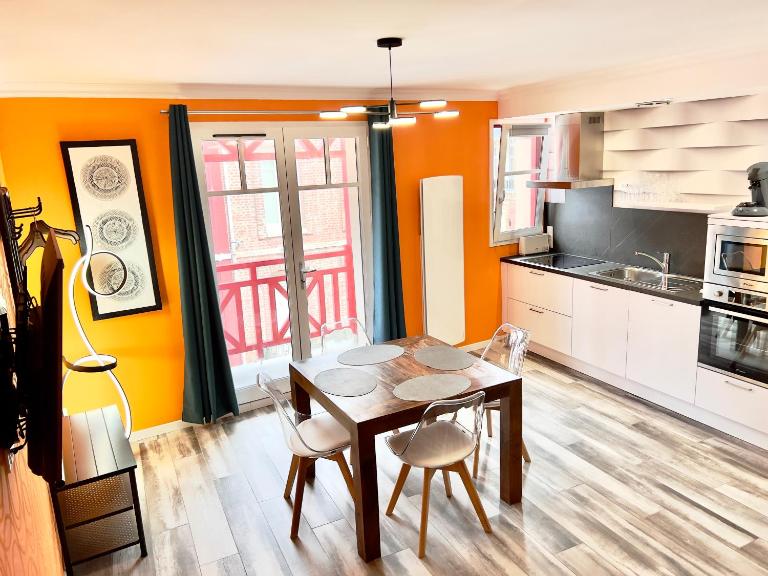 Plage à 50m Appartement Rêves ensoleillés Villa Les Bains de Mers - Chambres d'hôtes Mers-les-Bains