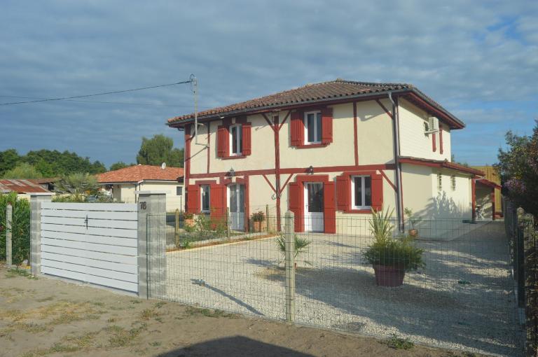 Maison landaise rénovée avec charme - Chambres d'hôtes Lit-et-Mixe