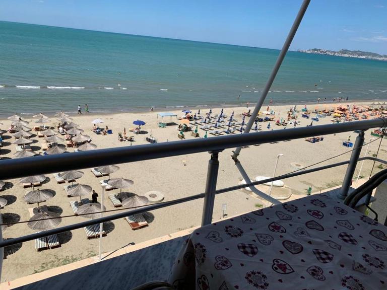 Isabel - B&B Durrës