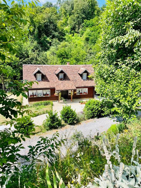 Kucica Djukanovic Dobri Potok - Chambres d'hôtes Krupanj