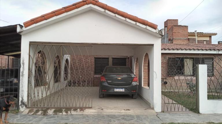 Casa Cecilia tiene wifi - B&B General Alvarado