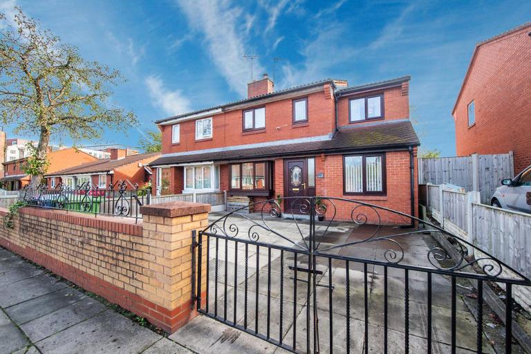 *Superb Location* Large 4 Bedroom City Centre Home - Bed and Breakfast Liverpool