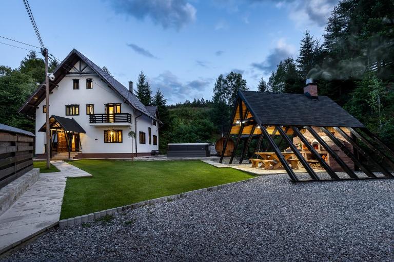 Villa Trésor Voronet - B&B Gura Humorului