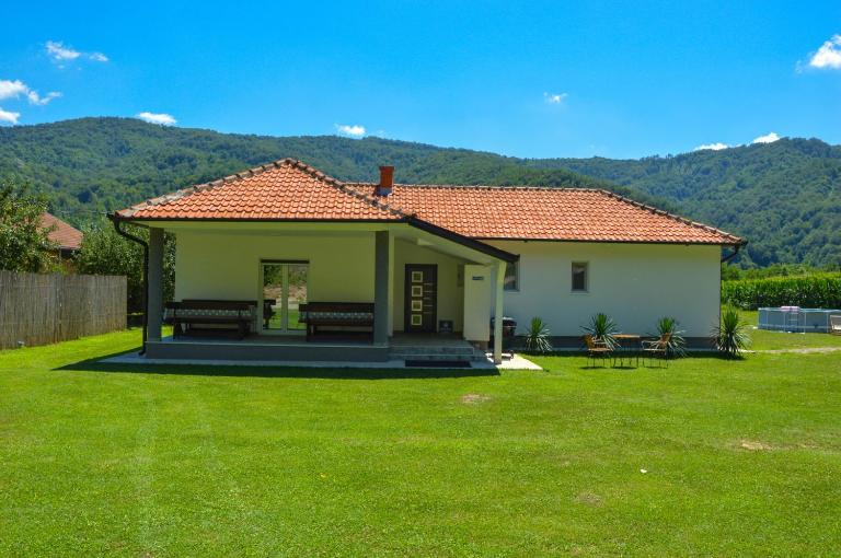 Drinska kućica - Chambres d'hôtes Ljubovija