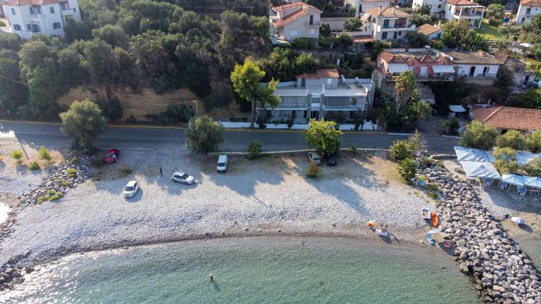 Kamari Apartments seafront - B&B Kalamata