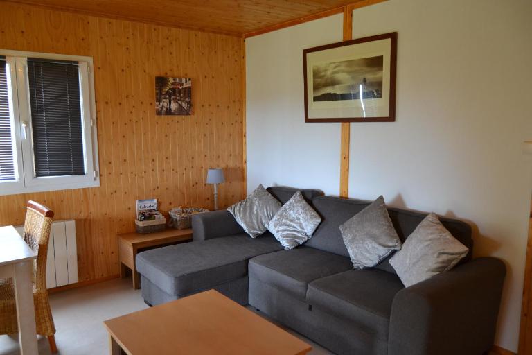 Beautiful lake view 3 bedroom chalet. - Ferienwohnung Saint-Manvieu-Bocage