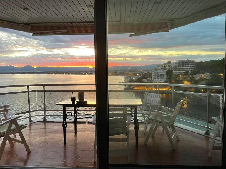 Bahia Apartamento sobre el Mar - B&B Salou