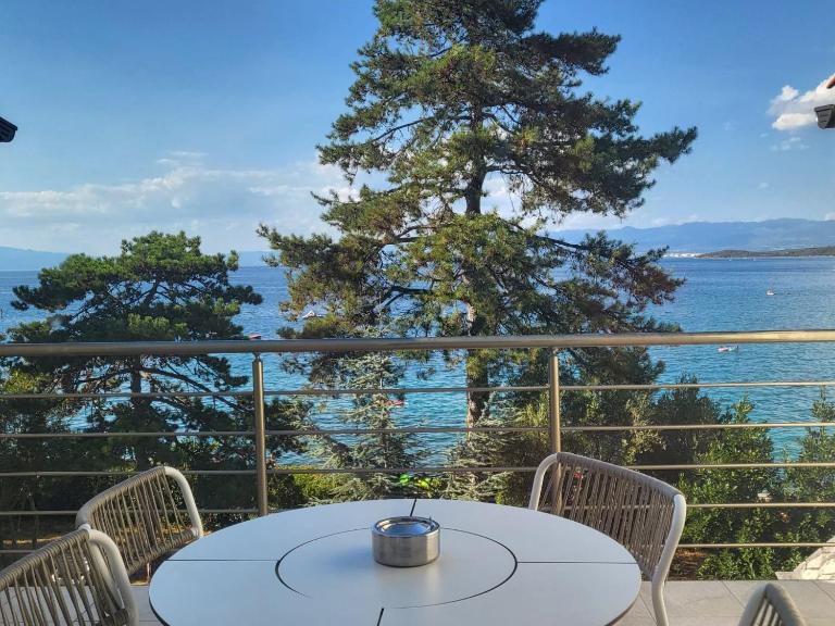 Apartment Prejac by the beach - Chambres d'hôtes Malinska
