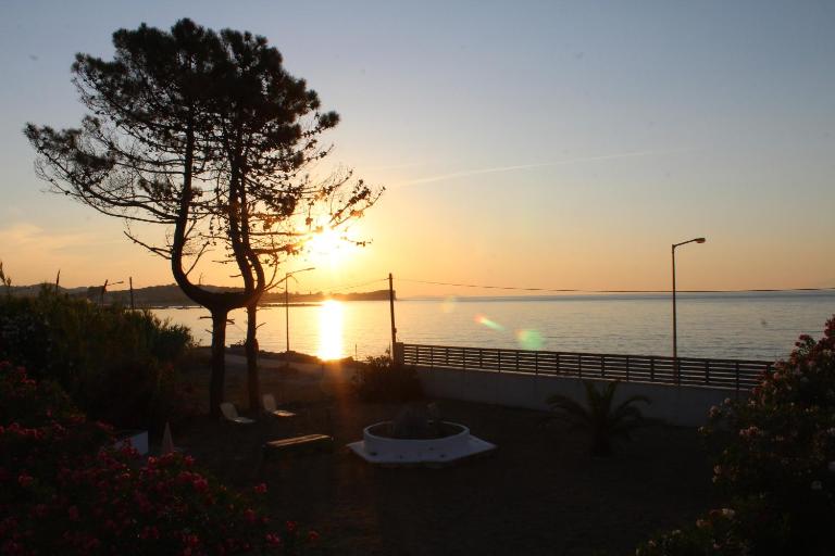 Anastazia's Seaside Apartments - B&B Róda