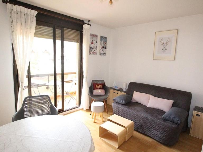 Studio rénové télécabine - Balcon & Parking - FR-1-313-148 - B&B Bagnères-de-Luchon