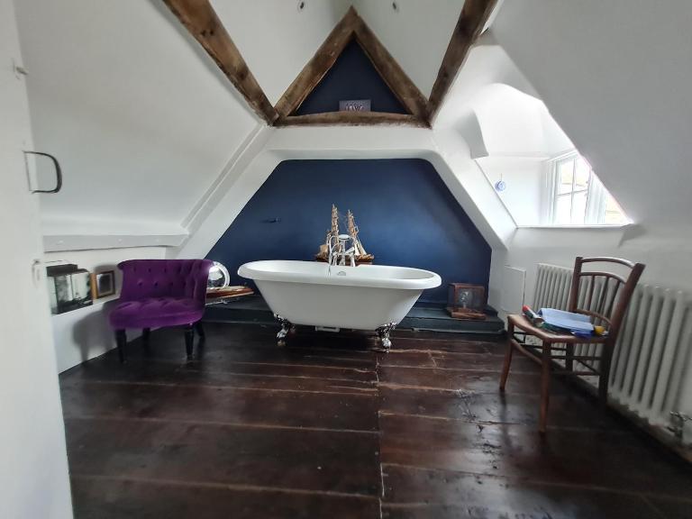 The Old Church House top floor in private house central Frome - B&B Frome