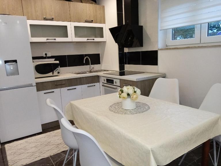 Spacious 3-Bedroom Apartment-Free Parking- Split - B&B Split