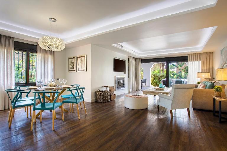 Genteel Home Venalmar Terrace - B&B Estepona