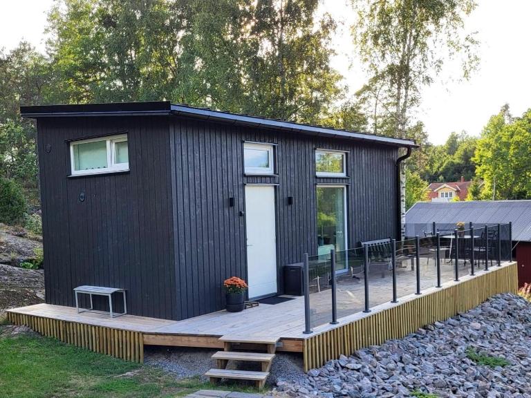 Cabin in the woods, close to Lake Mälaren - Bed and Breakfast Eskilstuna