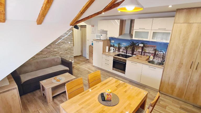 Attic Split apartment near city centre - B&B Spalato