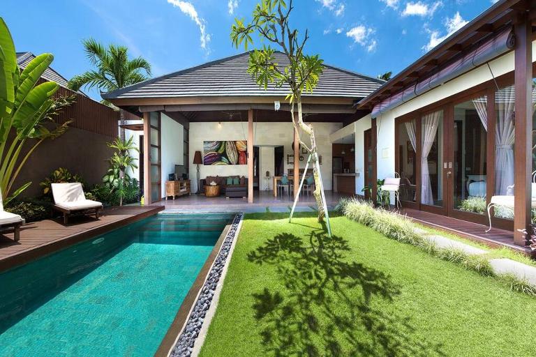 Coklat 3BR Villa with Pool, Seminyak - Bed and Breakfast Seminyak