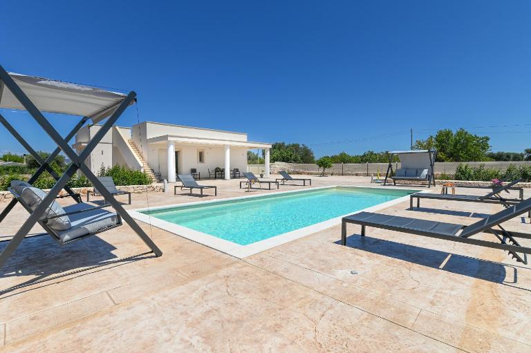 Villa Gioena con piscina - B&B San Vito dei Normanni