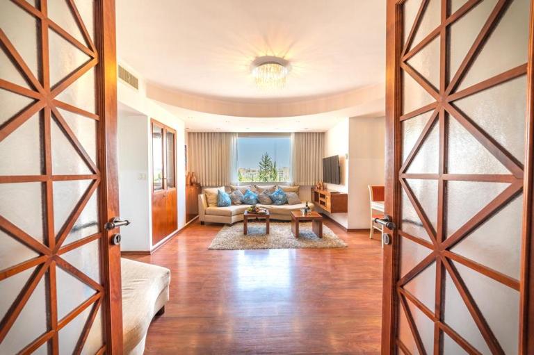 Art Apartment In Mamila - Art & View - B&B Gerusalemme
