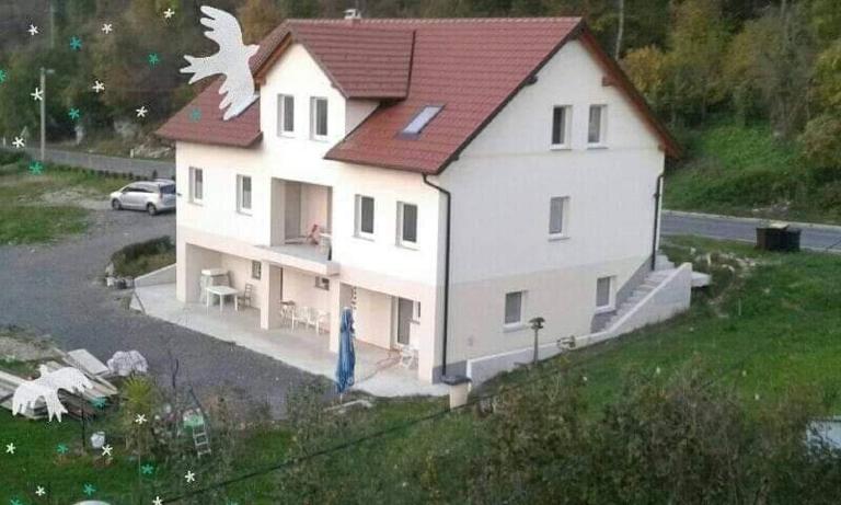 Sobe pri Roži - Ferienwohnung Postojna