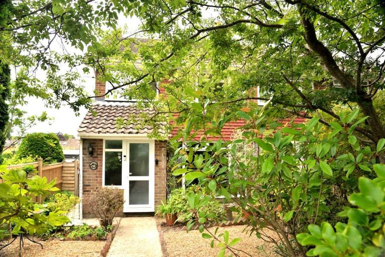 Cosy house, a train spotter's delight! - Chambres d'hôtes New Alresford