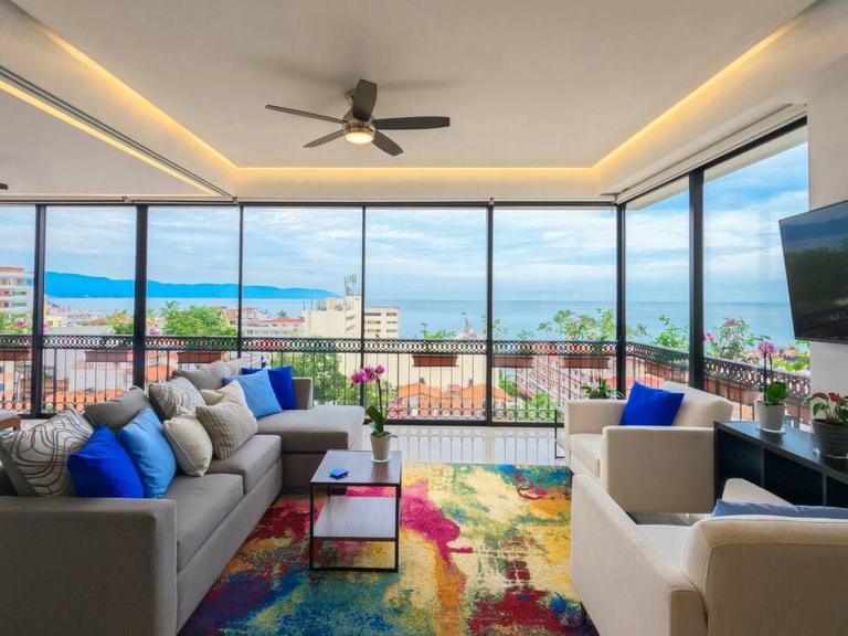 Luxury Oceanview Modern Condo - B&B Puerto Vallarta