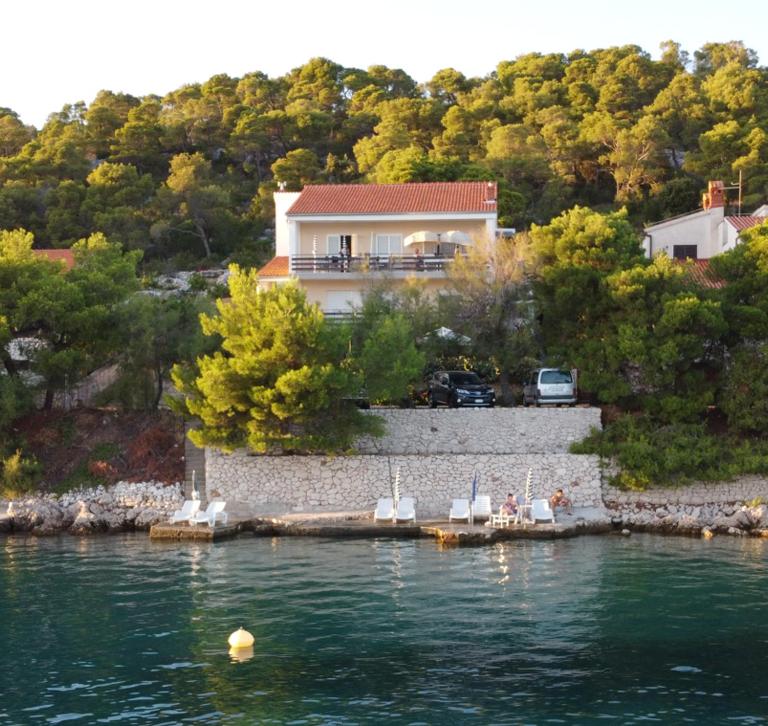 Apartments Čorkalo - B&B Tisno
