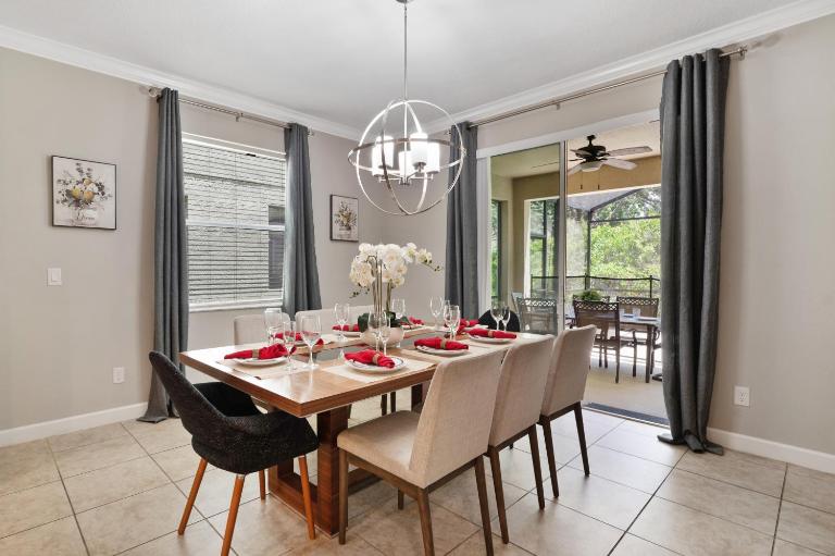 6BR Villa|Saltwater Pool•Movie Theater|Disney - B&B Kissimmee