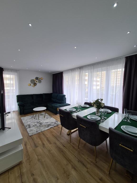 Luxury 2 bedroom holiday apartment - B&B Braşov