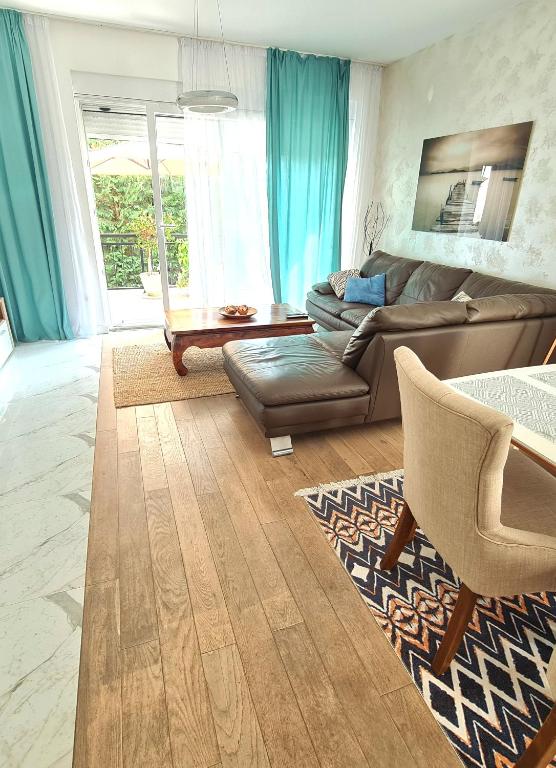 Apartments Tivat - Bed and Breakfast Tivat