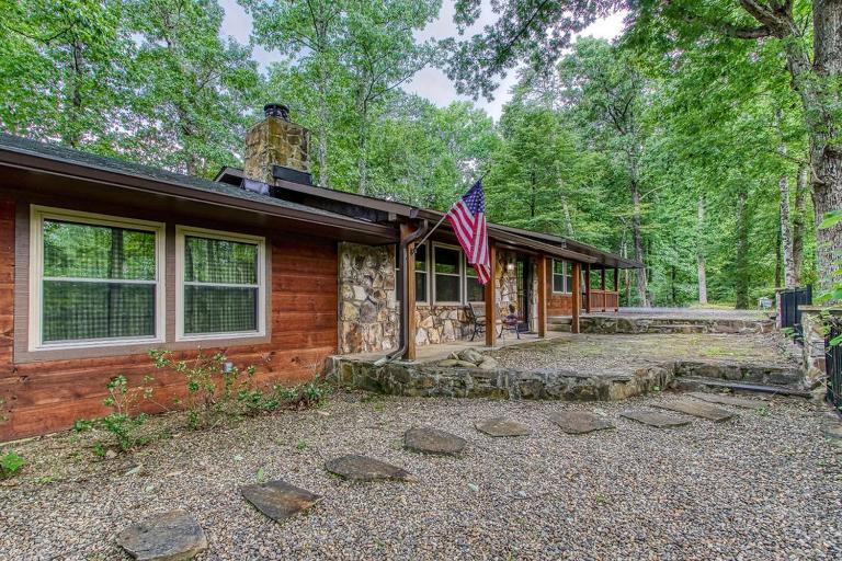 Bear Point, Hot Tub, Free Attraction tickets, WIFI!!! - B&B Sevierville