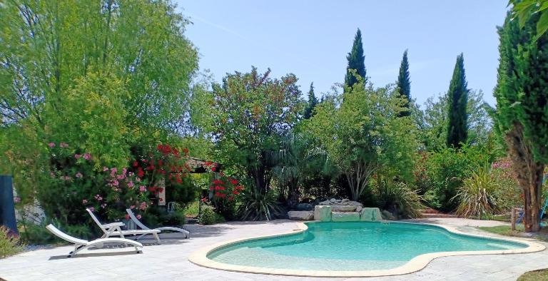 Instant Parfait en Provence Chambre privée et piscine - B&B Monteux