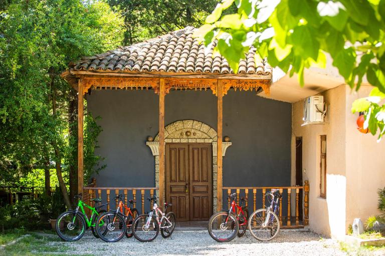 Eco Cottage - Bed and Breakfast Koetaisi