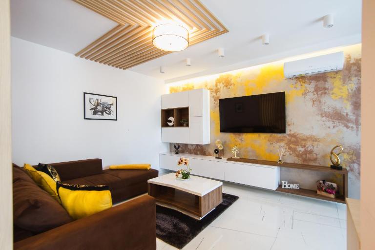 Romantic getaway at West Residence - Ferienwohnung Großwardein